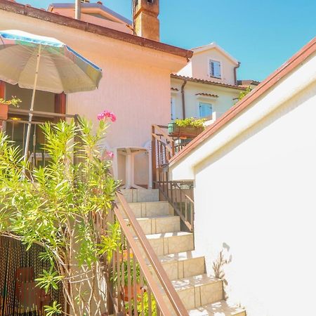 Apartment Marulic In Old Town 바슈카 외부 사진