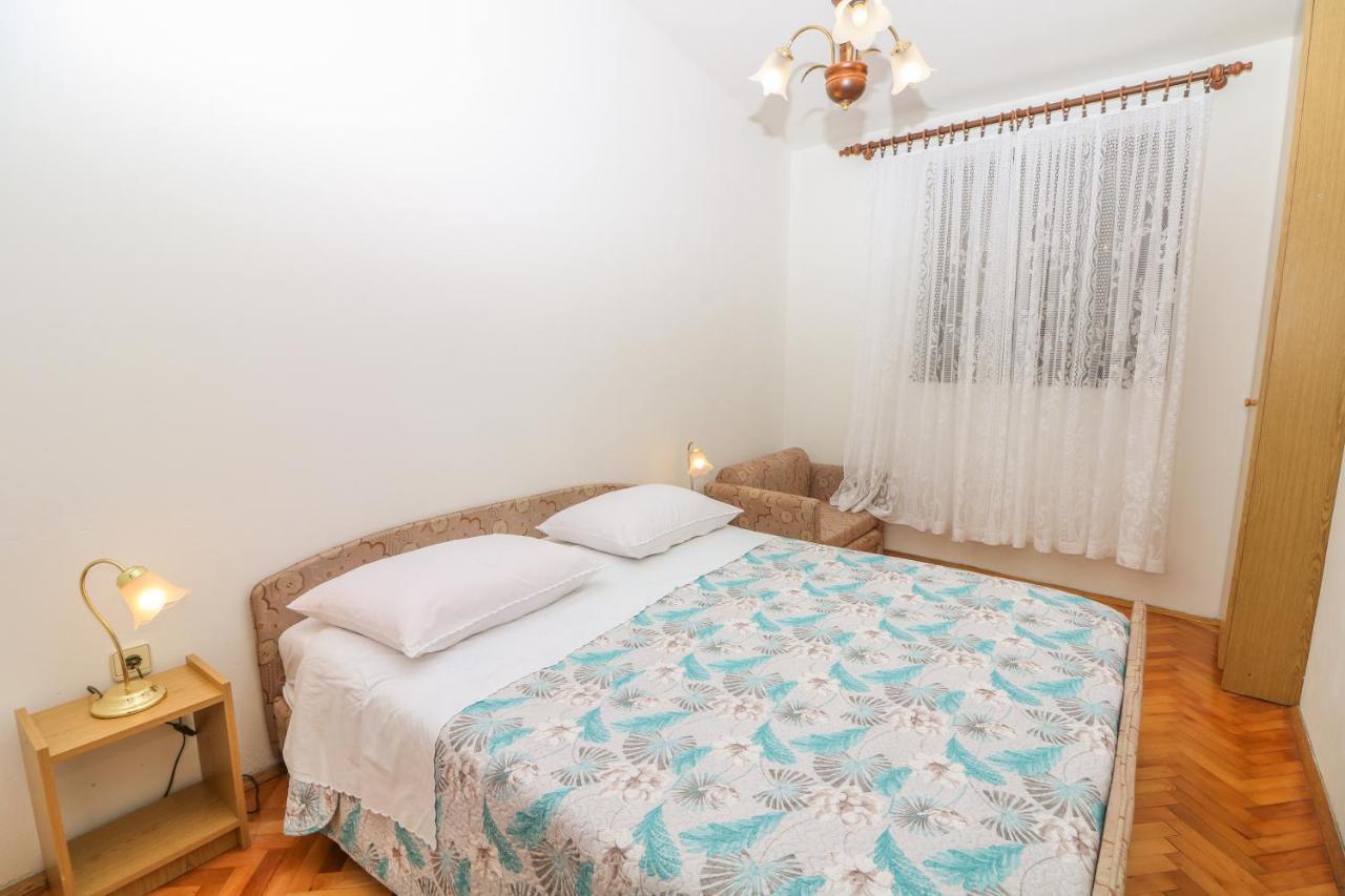 Apartment Marulic In Old Town 바슈카 외부 사진