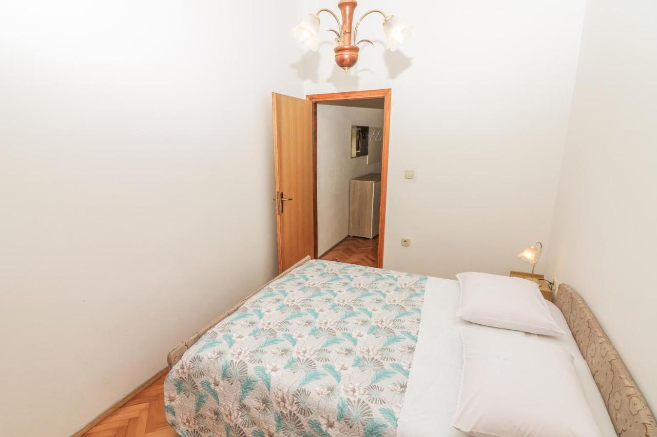 Apartment Marulic In Old Town 바슈카 외부 사진